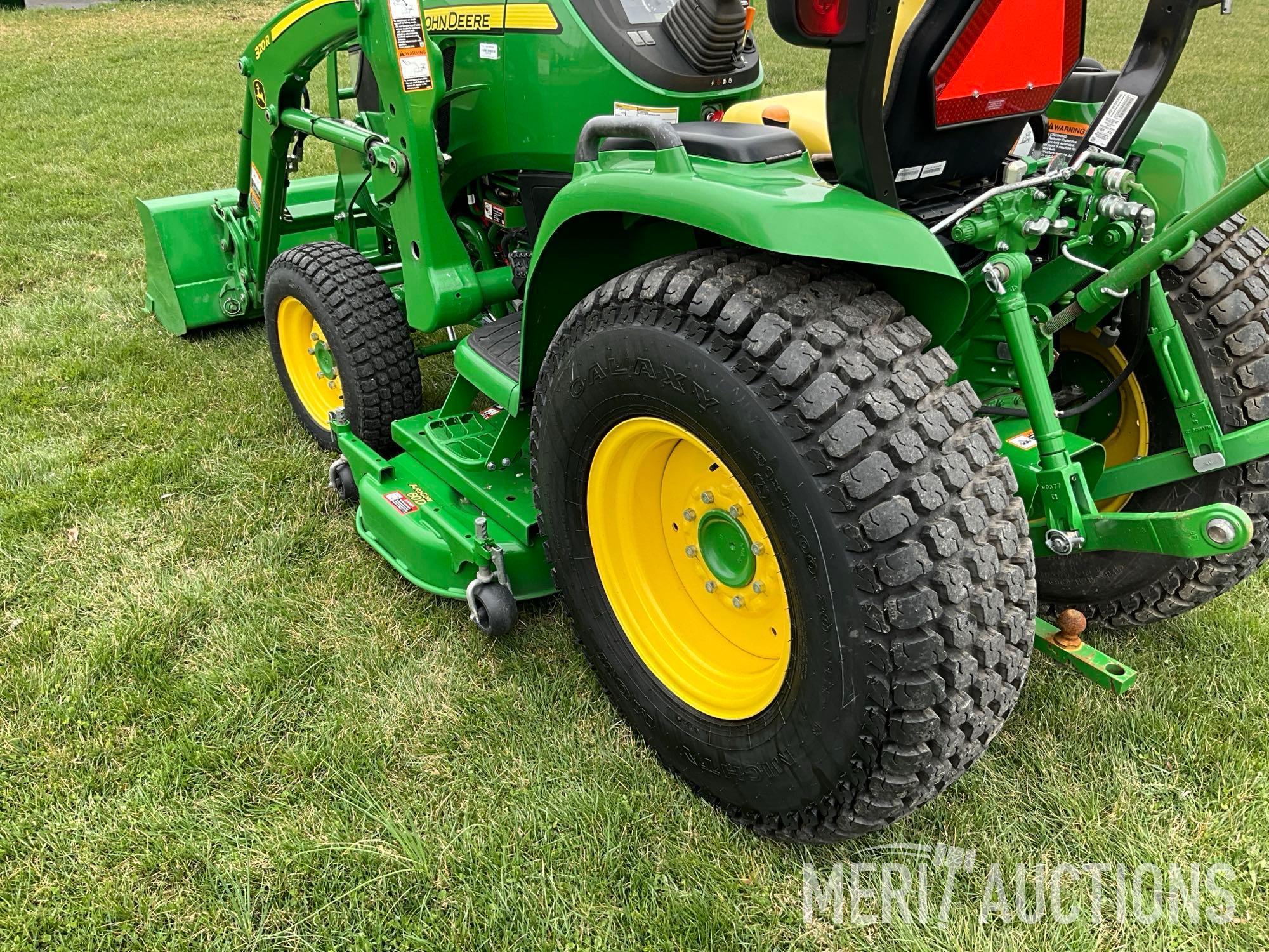 2019 John Deere 3033R