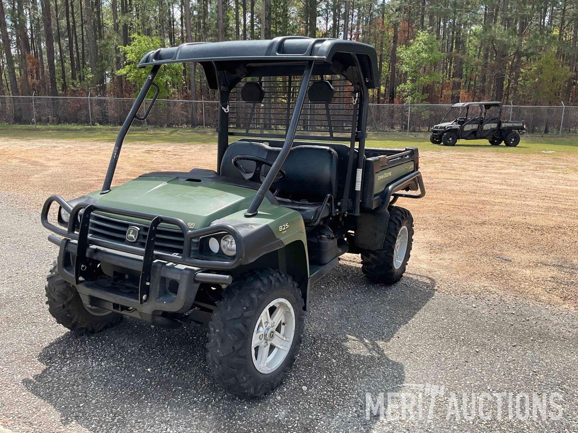 2011 John Deere 825i Gator