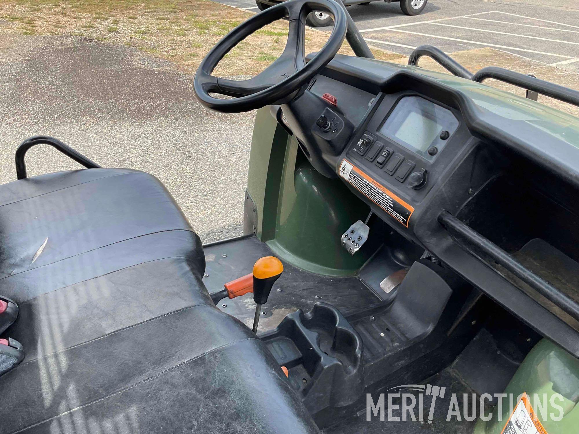 2011 John Deere 825i Gator