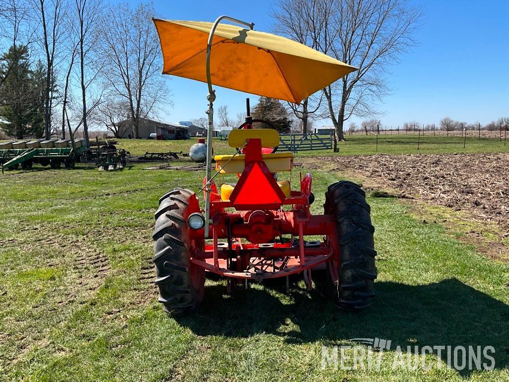 Allis Chalmers C gas tractor