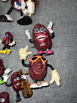 RARE  VINTAGE CALIFORNIA RAISIN SIGER TOY FIGURE COLLECTION LOT