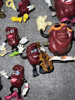 RARE  VINTAGE CALIFORNIA RAISIN SIGER TOY FIGURE COLLECTION LOT