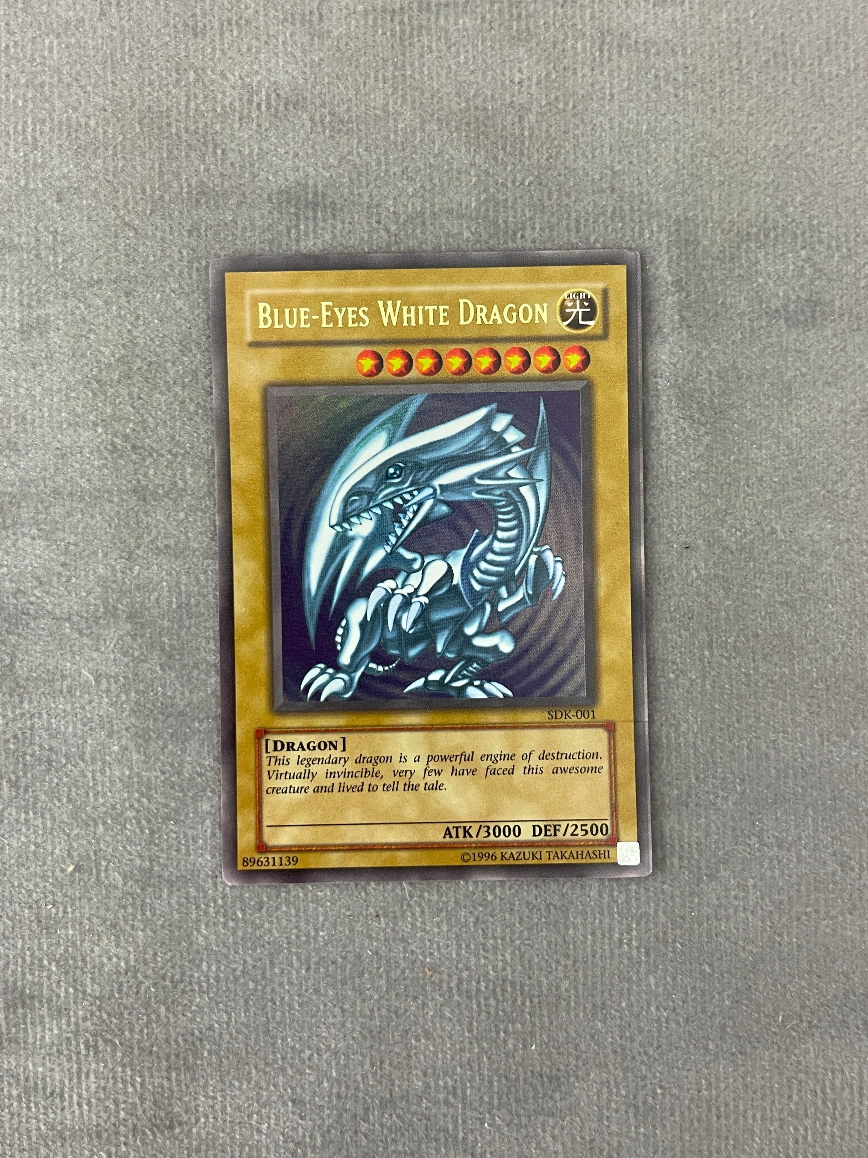 Yu-Gi-Oh! Blue-Eyes White Dragon SDK-001 Ultra Rare Trading Card