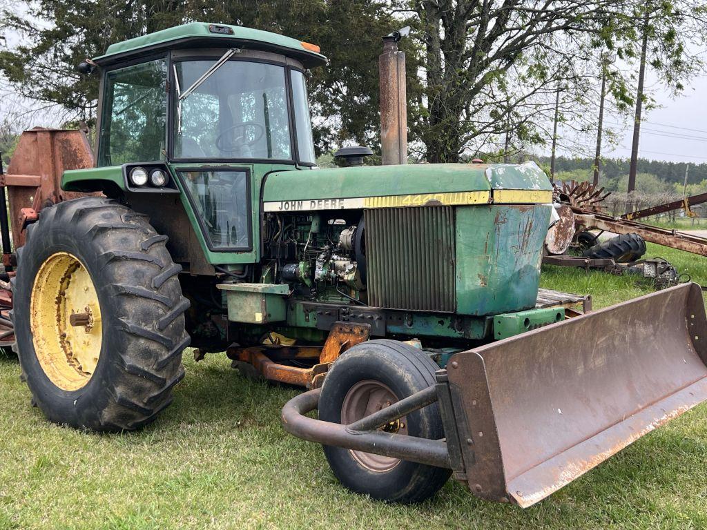 John Deere 4440