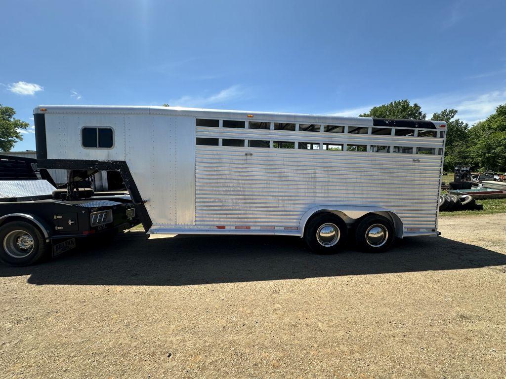 Featherlite horse trailer