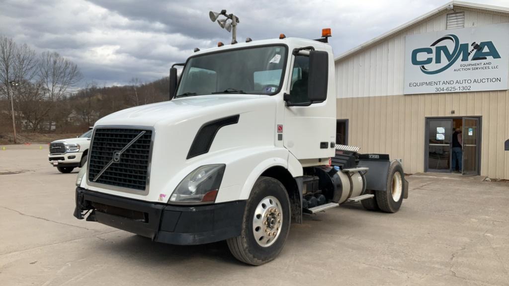 2011 Volvo D13 Day Cab Truck