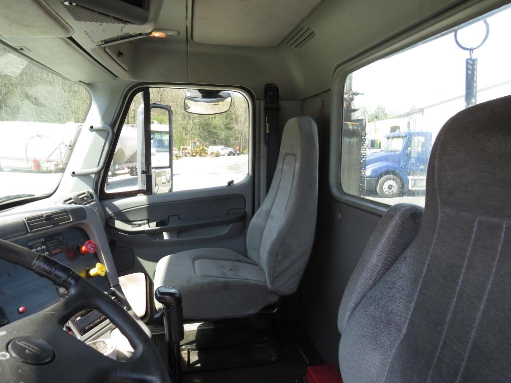 2007 Freightliner Columbia