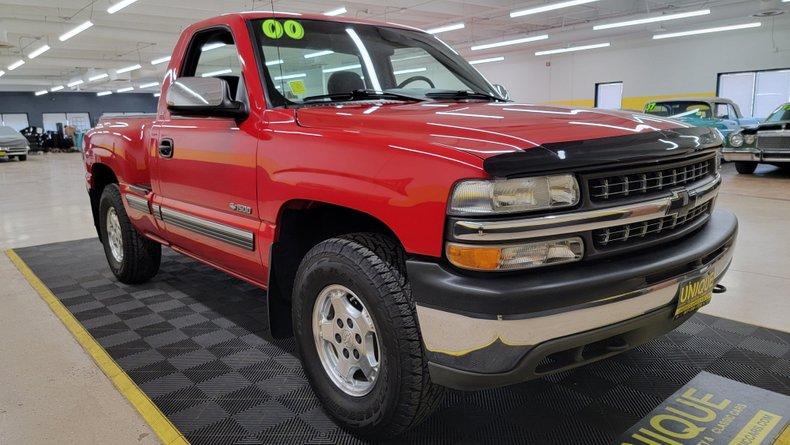 2000 Chevrolet Silverado 1500 Reg Cab Shortbox 4x4, only 49k actual miles!