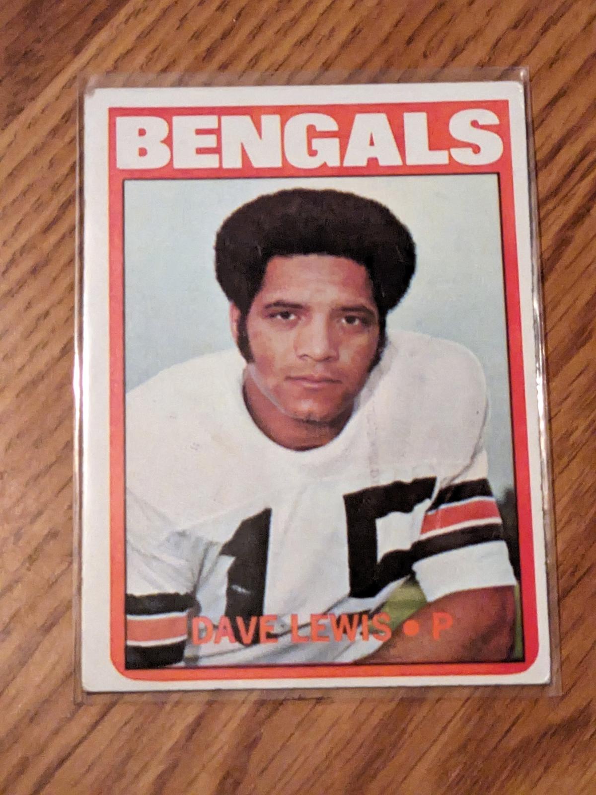 1972 Topps Football Card #237 Dave Lewis RC