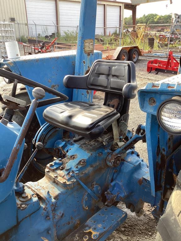 MASSEY FERGUSON 40 FARM TRACTOR