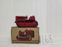 Product Miniature plastic model TD 24 crawler missing 2 stacks box is poor