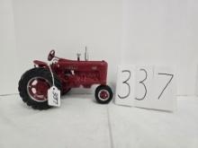 Unboxed Farmall 300 1/16 scale no brand name marking