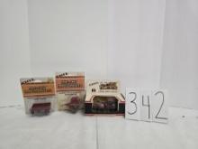 Ertl IH farm wagon, round baler, 2 + 2 fair condition 1/64 scale