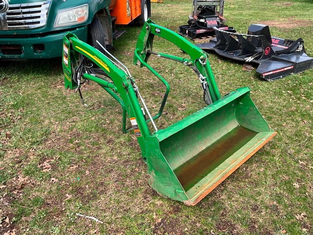 JOHN DEERE 200CX LOADER ATTACHMENT