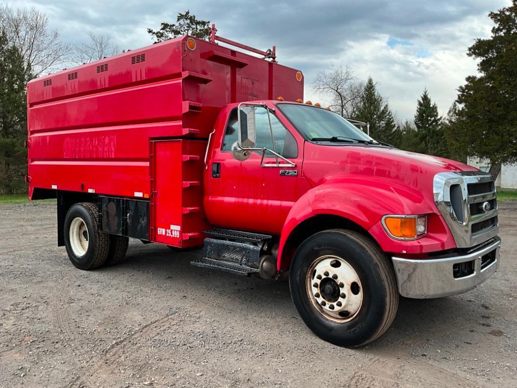 2012 FORD F750 CHIPPER TRUCK. NON CDL 14 FOOT SOUTHCO BODY