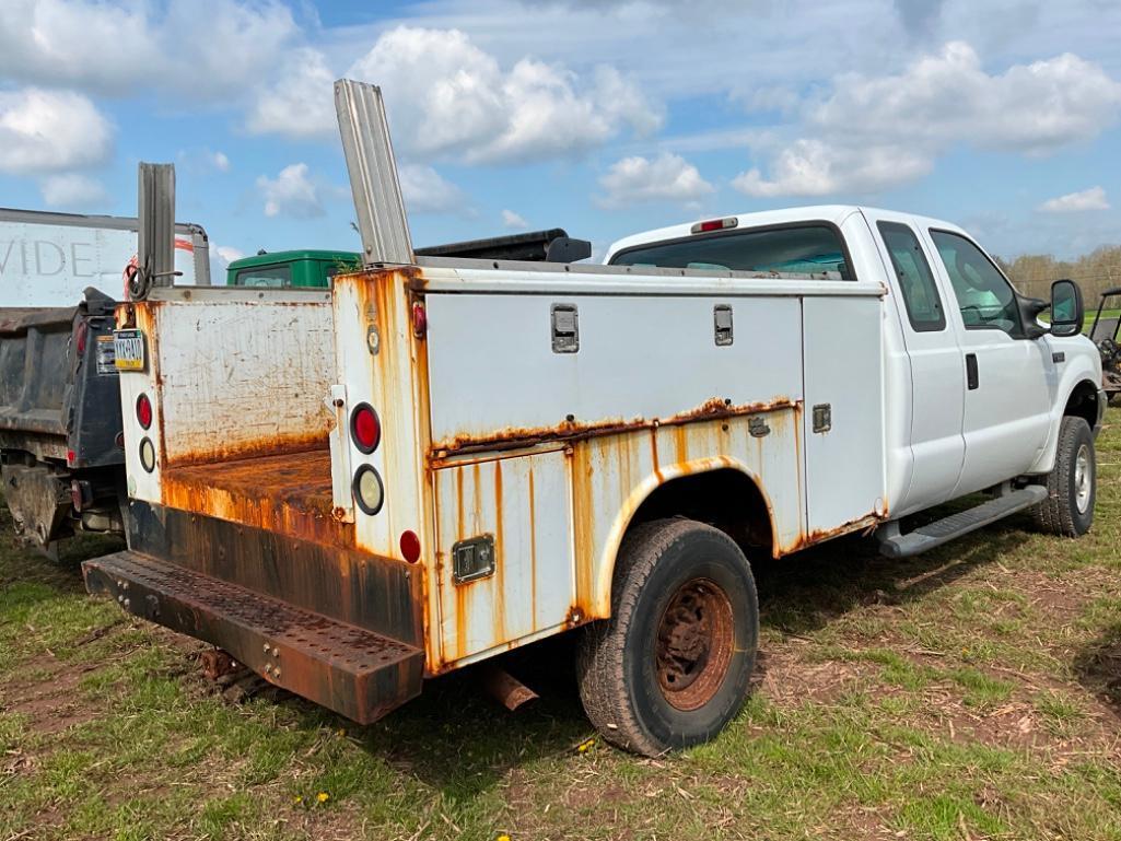 2004 FORD F250XL EXTENDED CAB 4X4 PICK UP TRUCK