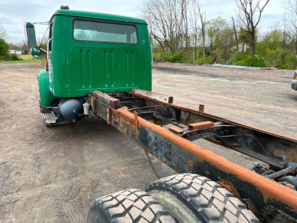 1995 INTERNATIONAL 4900 TANDEM AXLE CAB & CHASSIS