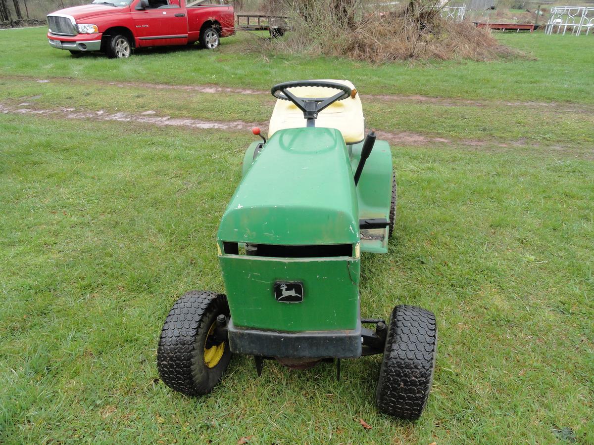John Deere 111 lawn tractor