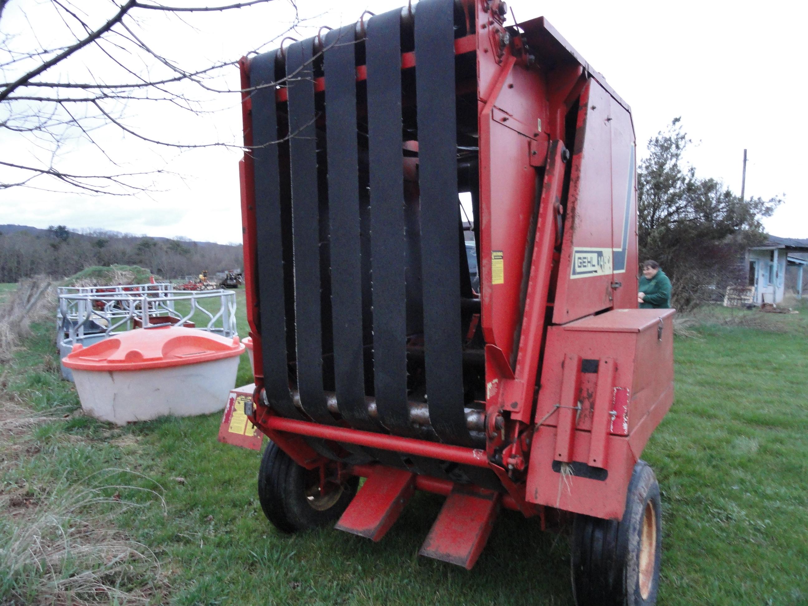 Gehl 1460 TDC round baler