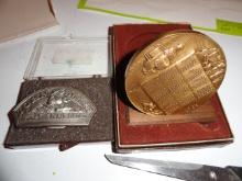 JD 1988 coin  and JD Molene belt bucket