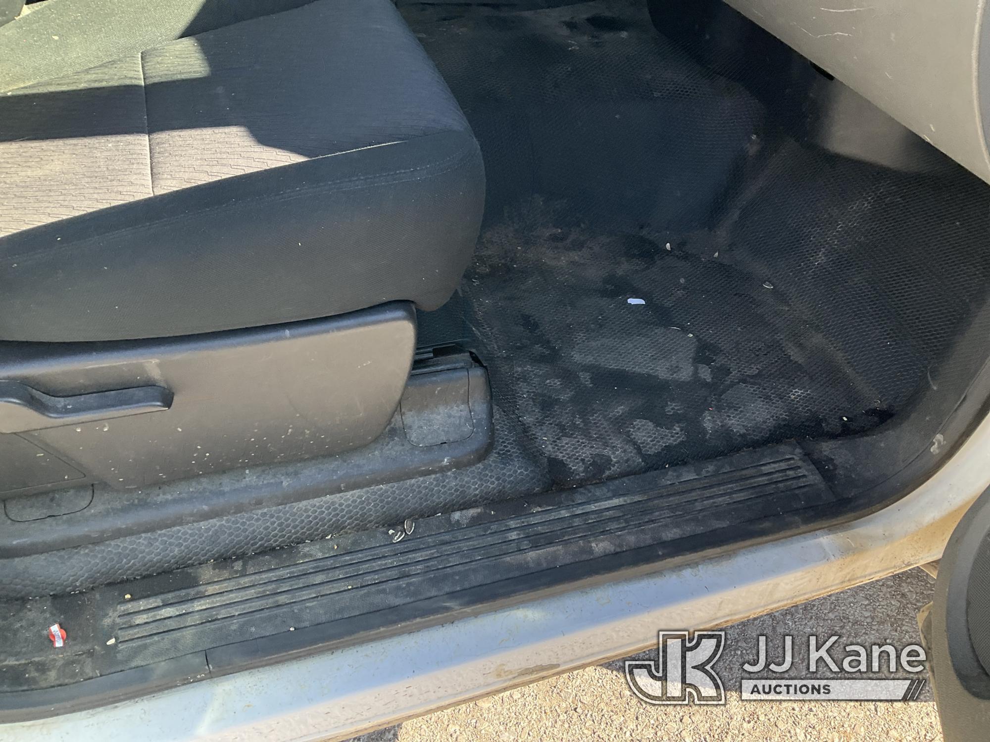 (Kansas City, MO) 2012 Chevrolet Silverado 1500 Pickup Truck Runs & Moves) (Has Front End Issues, Ha