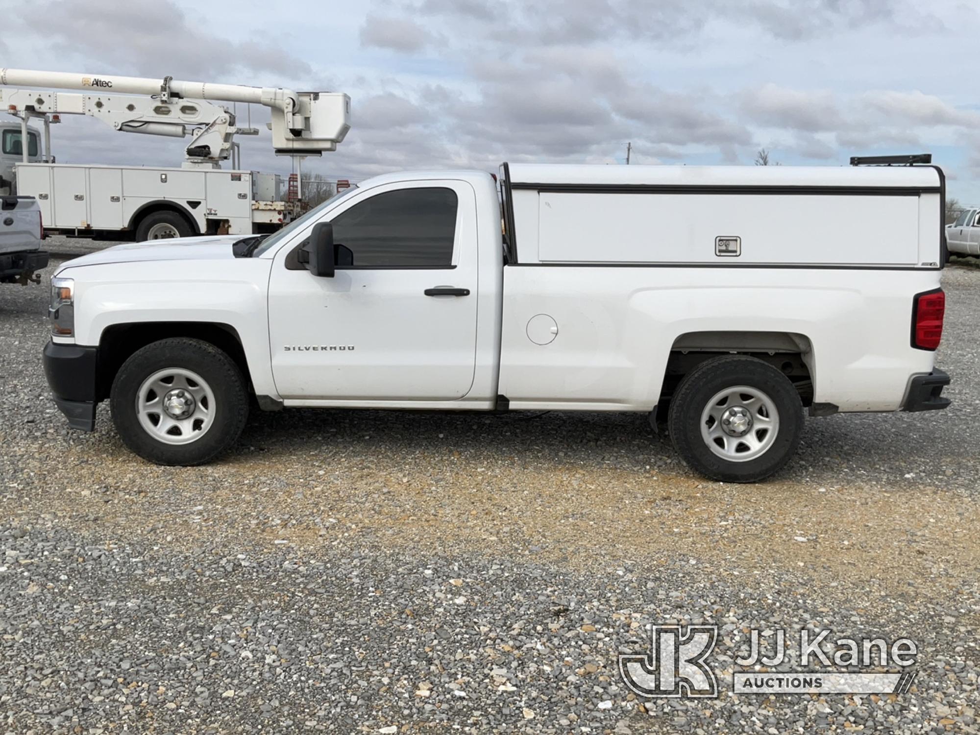 (Hawk Point, MO) 2017 Chevrolet Silverado 1500 Pickup Truck Runs and moves.