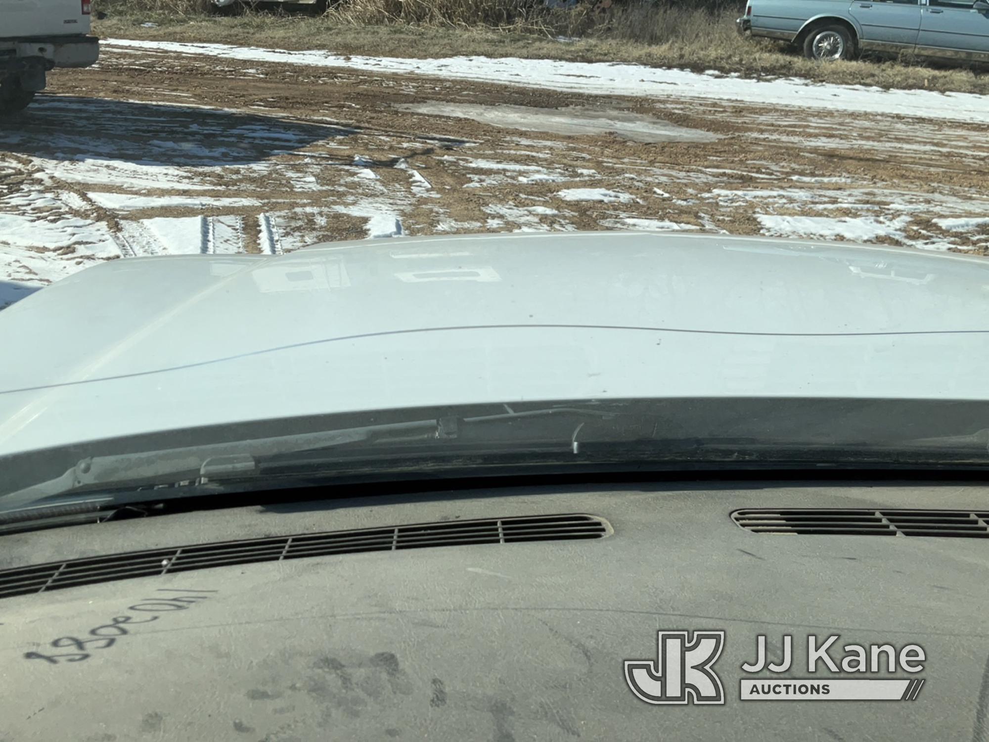 (Joplin, MO) 2005 Chevrolet Silverado 1500 Pickup Truck Runs & Moves) (Rust/Body Damage) (Flat Tires