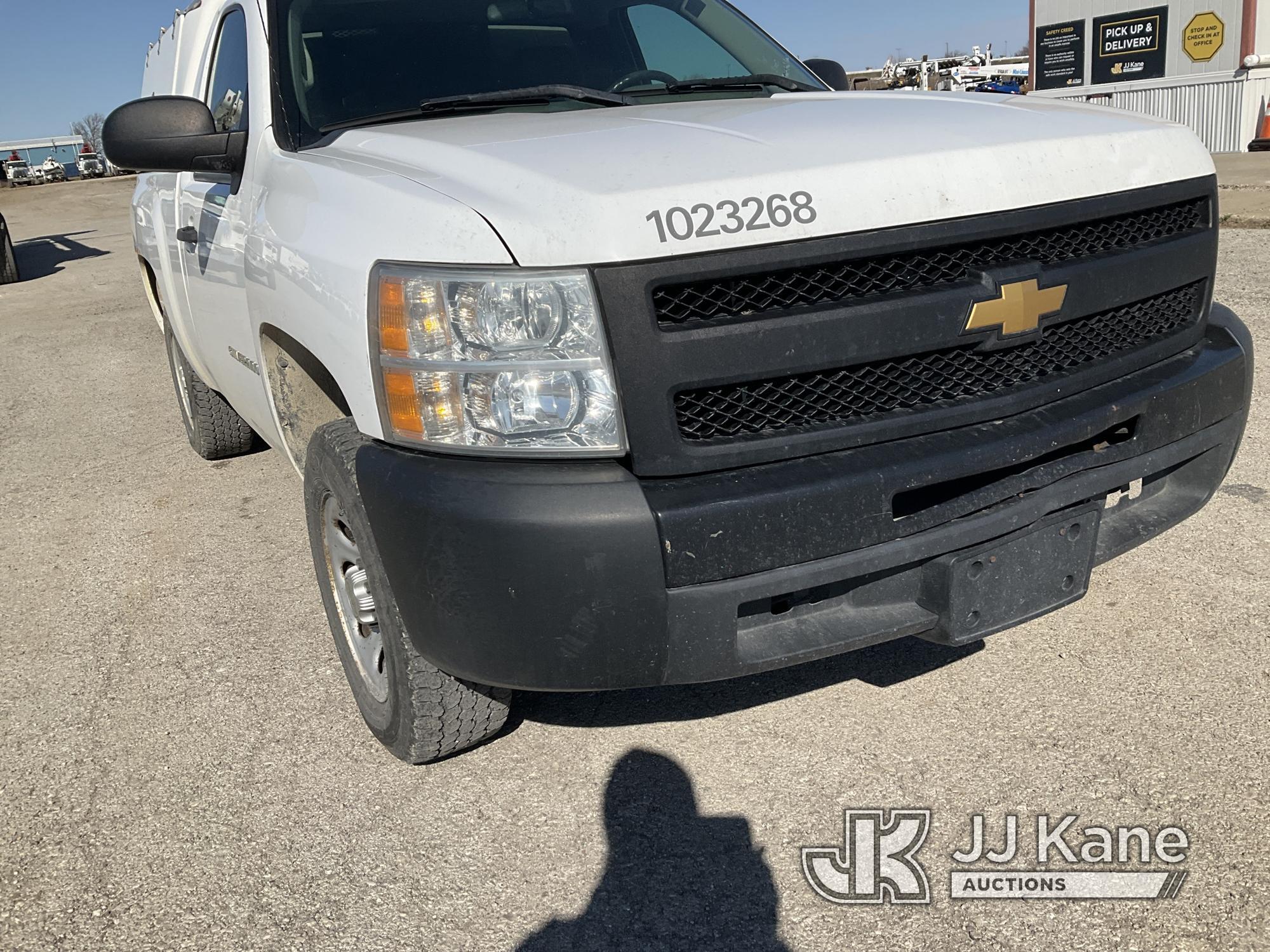 (Kansas City, MO) 2012 Chevrolet Silverado 1500 Pickup Truck Runs & Moves) (Has Front End Issues, Ha