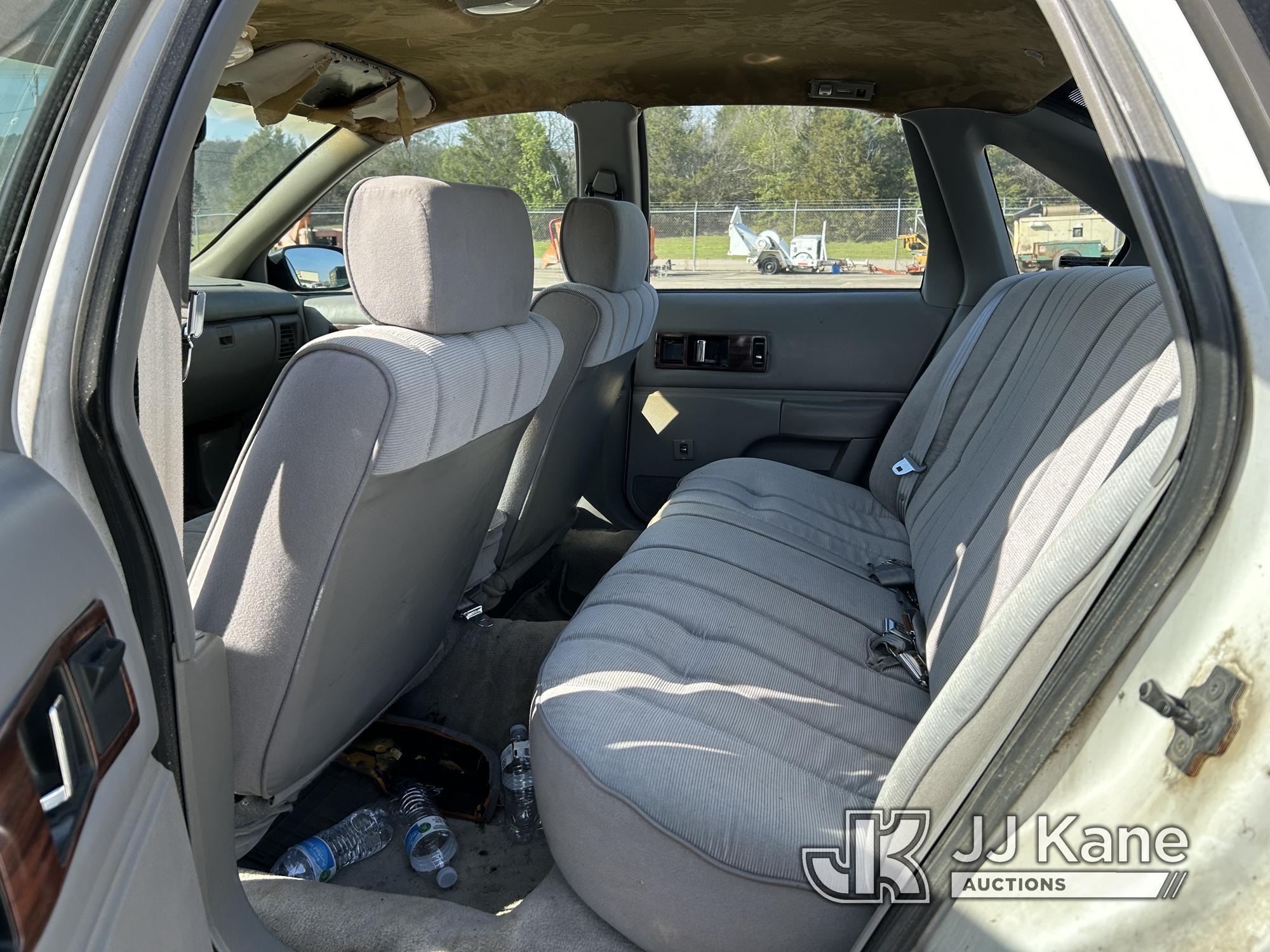 (Conway, AR) 1995 Chevrolet Caprice 4-Door Sedan Runs & Moves. Jump To Start. Bad Fuel Pump