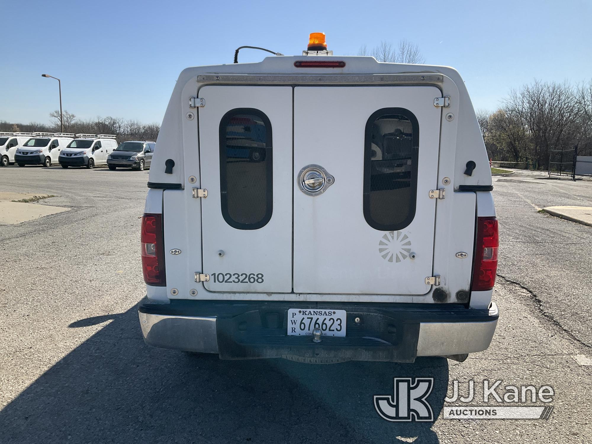 (Kansas City, MO) 2012 Chevrolet Silverado 1500 Pickup Truck Runs & Moves) (Has Front End Issues, Ha