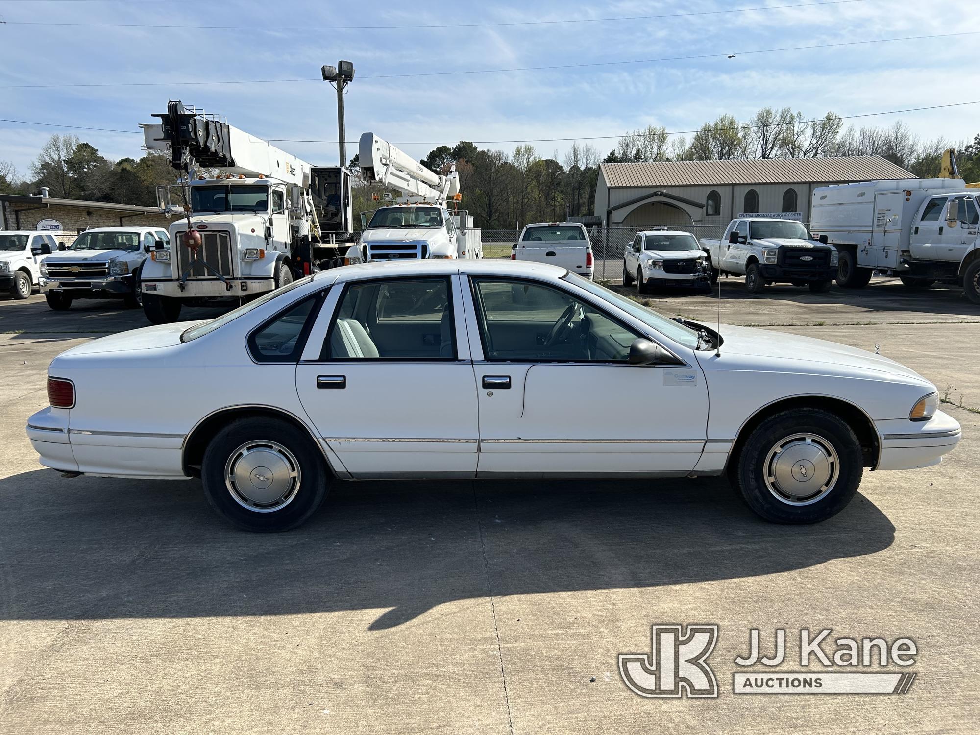 (Conway, AR) 1995 Chevrolet Caprice 4-Door Sedan Runs & Moves. Jump To Start. Bad Fuel Pump