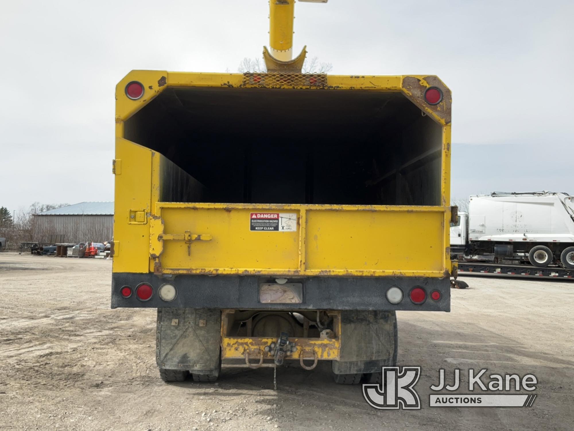 (Des Moines, IA) Altec LB650A, Bucket Truck mounted behind cab on 1994 International 4900 Chipper Du