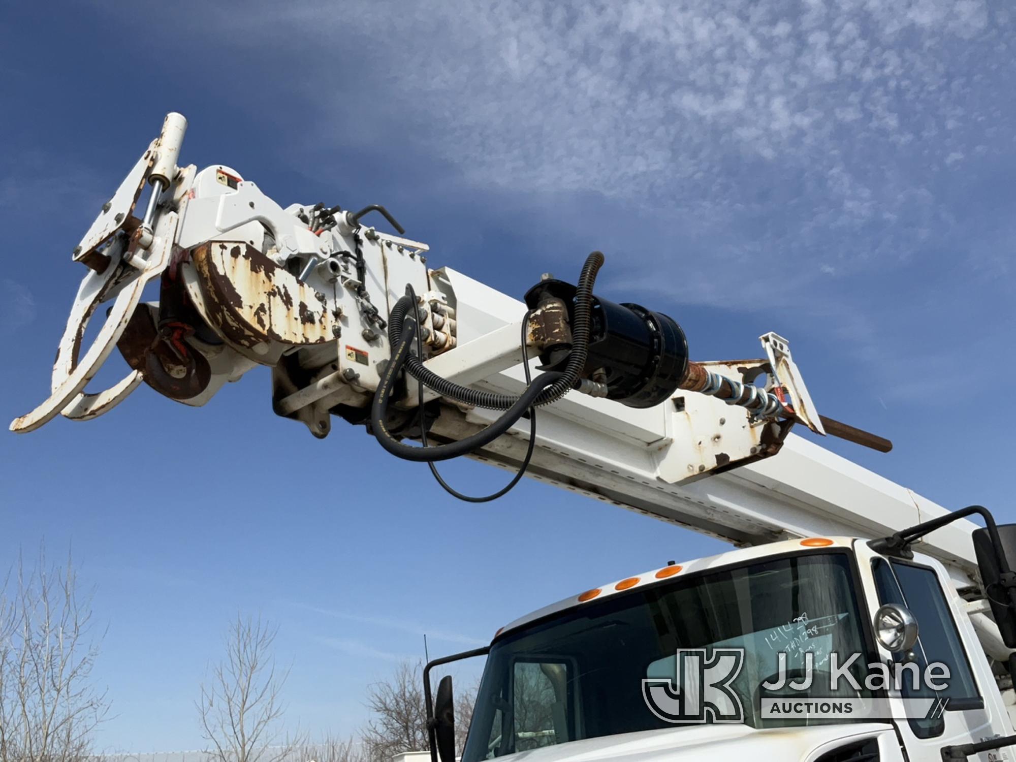 (Des Moines, IA) Altec D4065A-TR, Digger Derrick rear mounted on 2012 International 7400 6x6 Flatbed