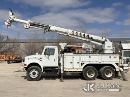 (Des Moines, IA) Altec D945-BB, Digger Derrick rear mounted on 2001 International 4900 T/A Utility T