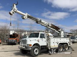 (Des Moines, IA) Altec D945-BB, Digger Derrick rear mounted on 2001 International 4900 T/A Utility T