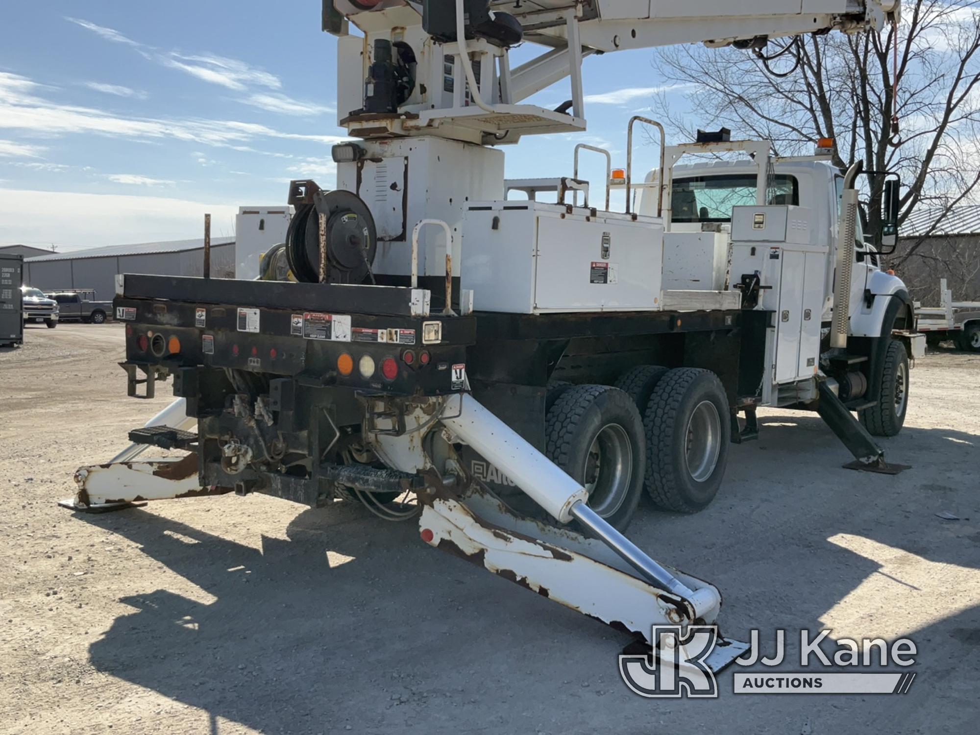 (Des Moines, IA) Altec D4065A-TR, Digger Derrick rear mounted on 2012 International 7400 6x6 Flatbed