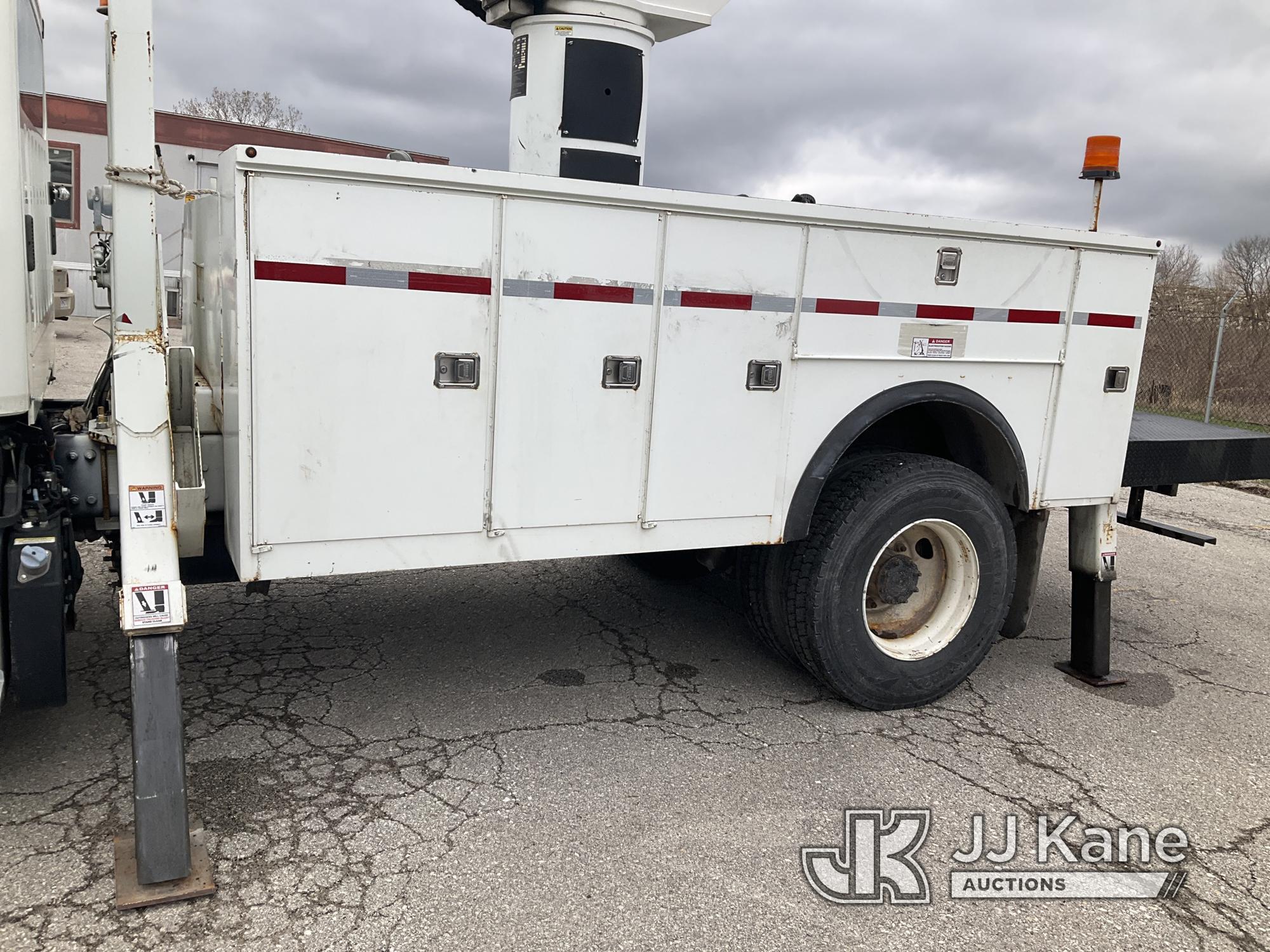 (Kansas City, MO) Versalift VST6000I0, Articulating & Telescopic Material Handling Bucket Truck moun