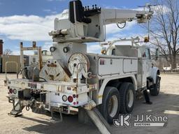 (Des Moines, IA) Altec D945-BB, Digger Derrick rear mounted on 2001 International 4900 T/A Utility T