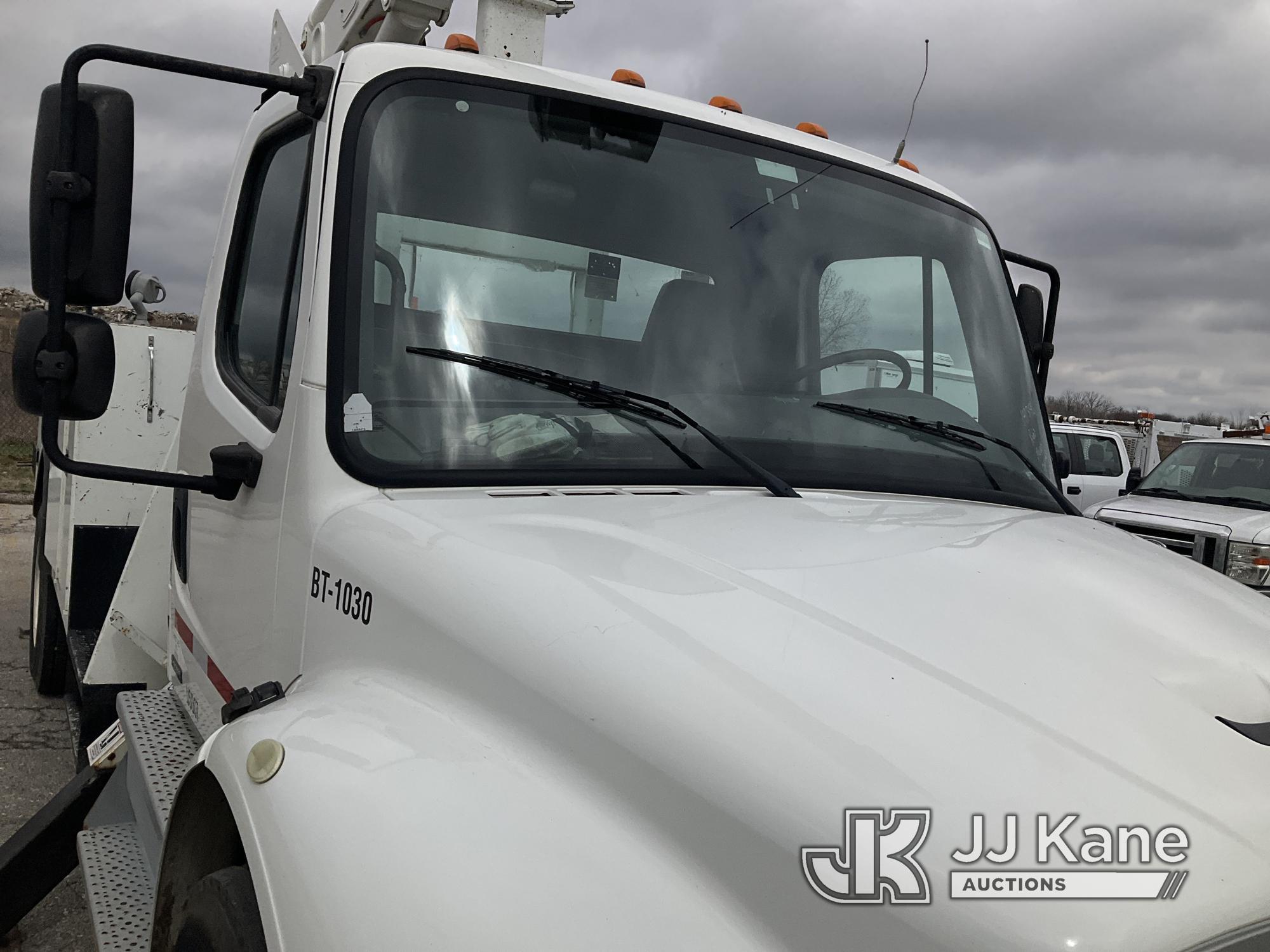 (Kansas City, MO) Versalift VST6000I0, Articulating & Telescopic Material Handling Bucket Truck moun