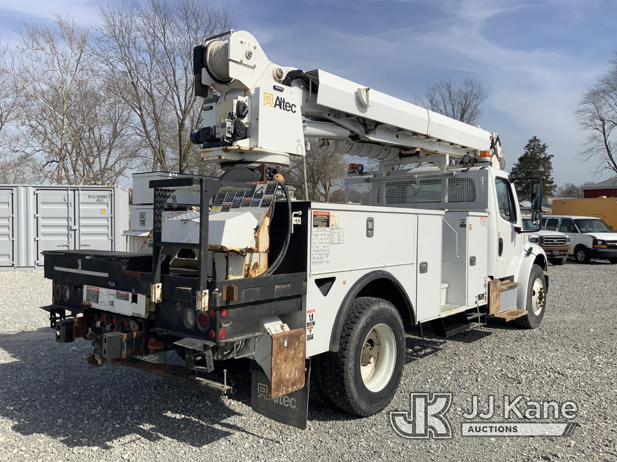 (Hawk Point, MO) Altec DM47B-TR, Digger Derrick rear mounted on 2017 Freightliner M2 106 Utility Tru