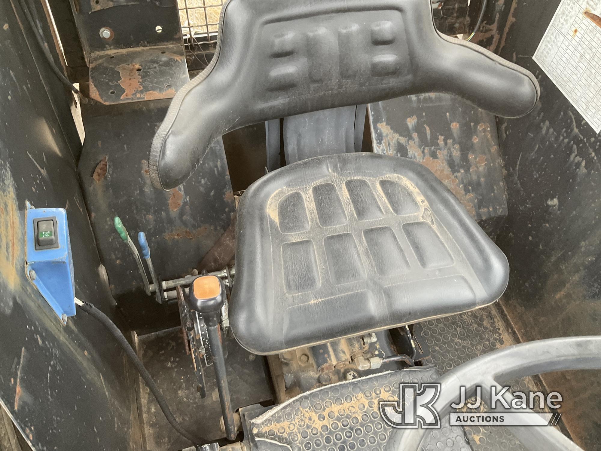 (Oklahoma City, OK) 2005 New Holland TB120 Utility Tractor Runs & Moves) (Jump To Start) (Per Seller