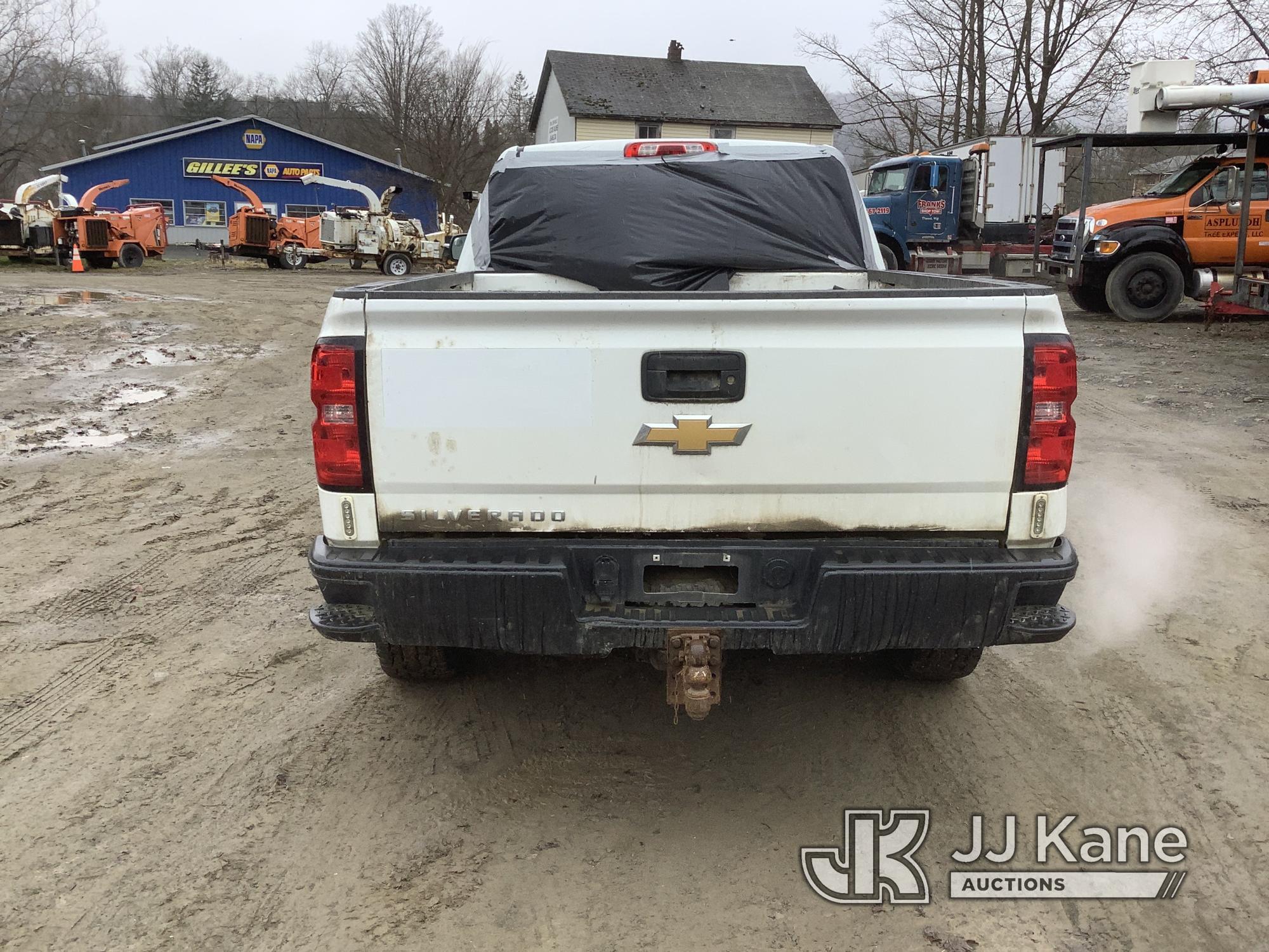 (Deposit, NY) 2017 Chevrolet Silverado 1500 4x4 Extended-Cab Pickup Truck Runs & Moves) (Leaking Sen