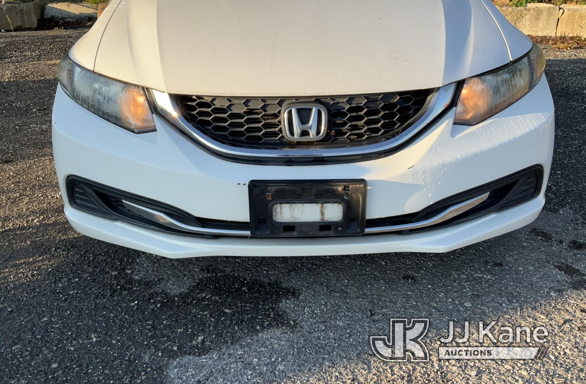 (Plymouth Meeting, PA) 2013 Honda Civic 4-Door Sedan CNG Only) (Runs & moves, Body & Rust Damage