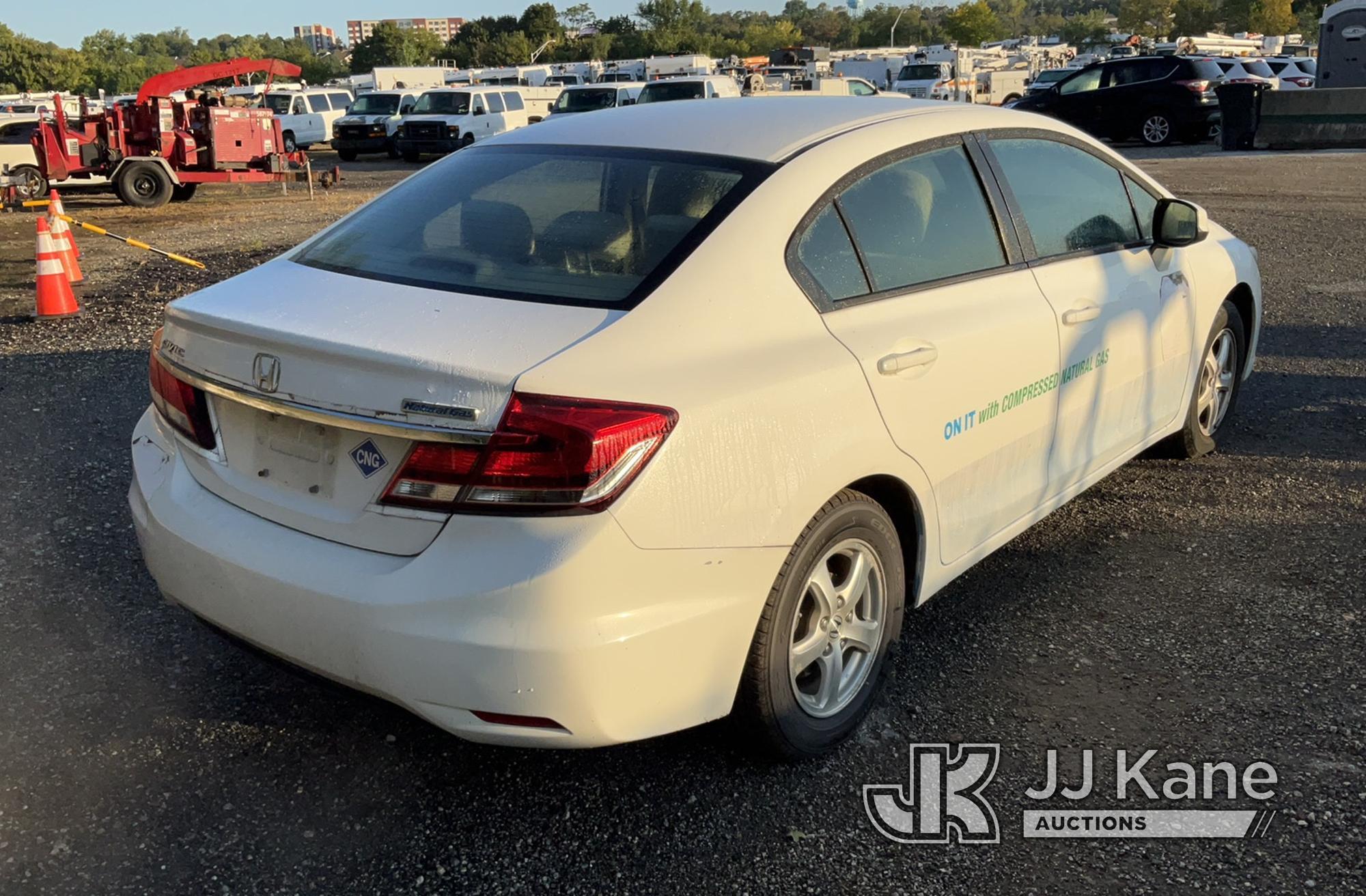 (Plymouth Meeting, PA) 2013 Honda Civic 4-Door Sedan CNG Only) (Runs & moves, Body & Rust Damage