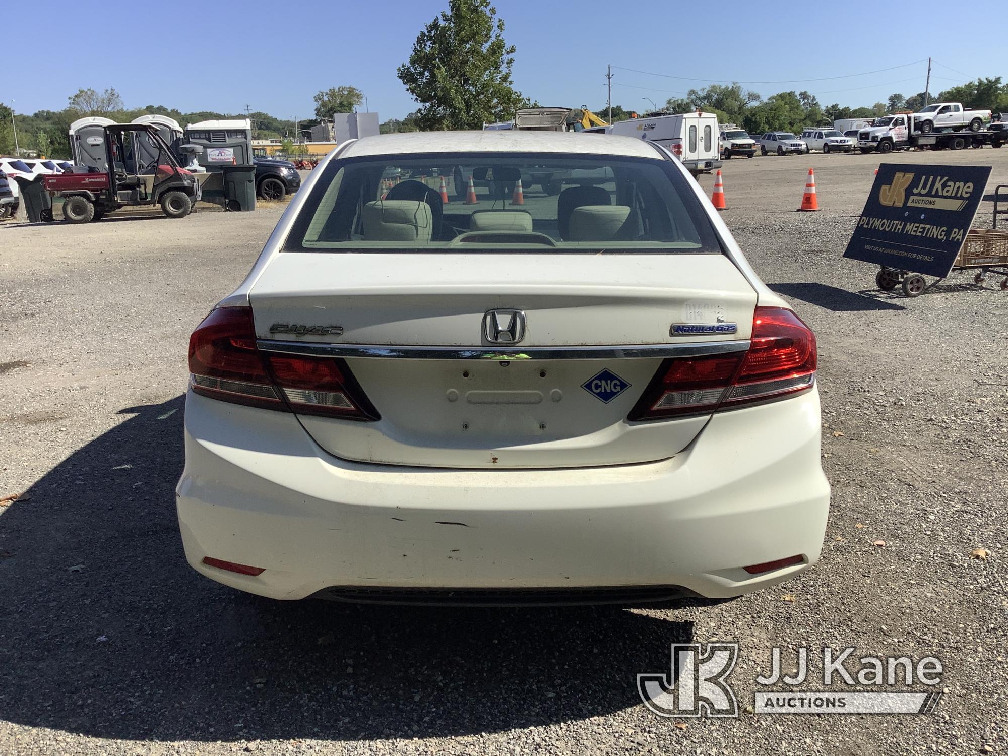 (Plymouth Meeting, PA) 2013 Honda Civic 4-Door Sedan CNG Only) (Not Running, Main Fuse Bad, Body & R