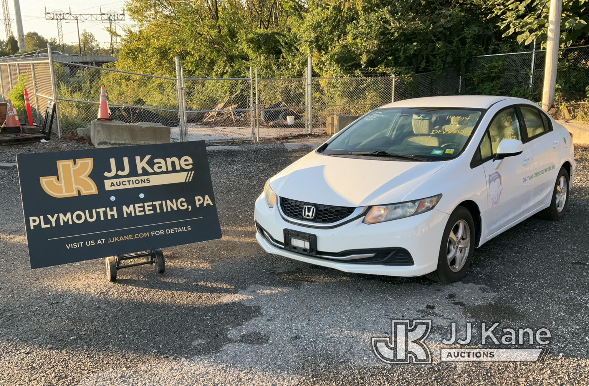 (Plymouth Meeting, PA) 2013 Honda Civic 4-Door Sedan CNG Only) (Runs & moves, Body & Rust Damage