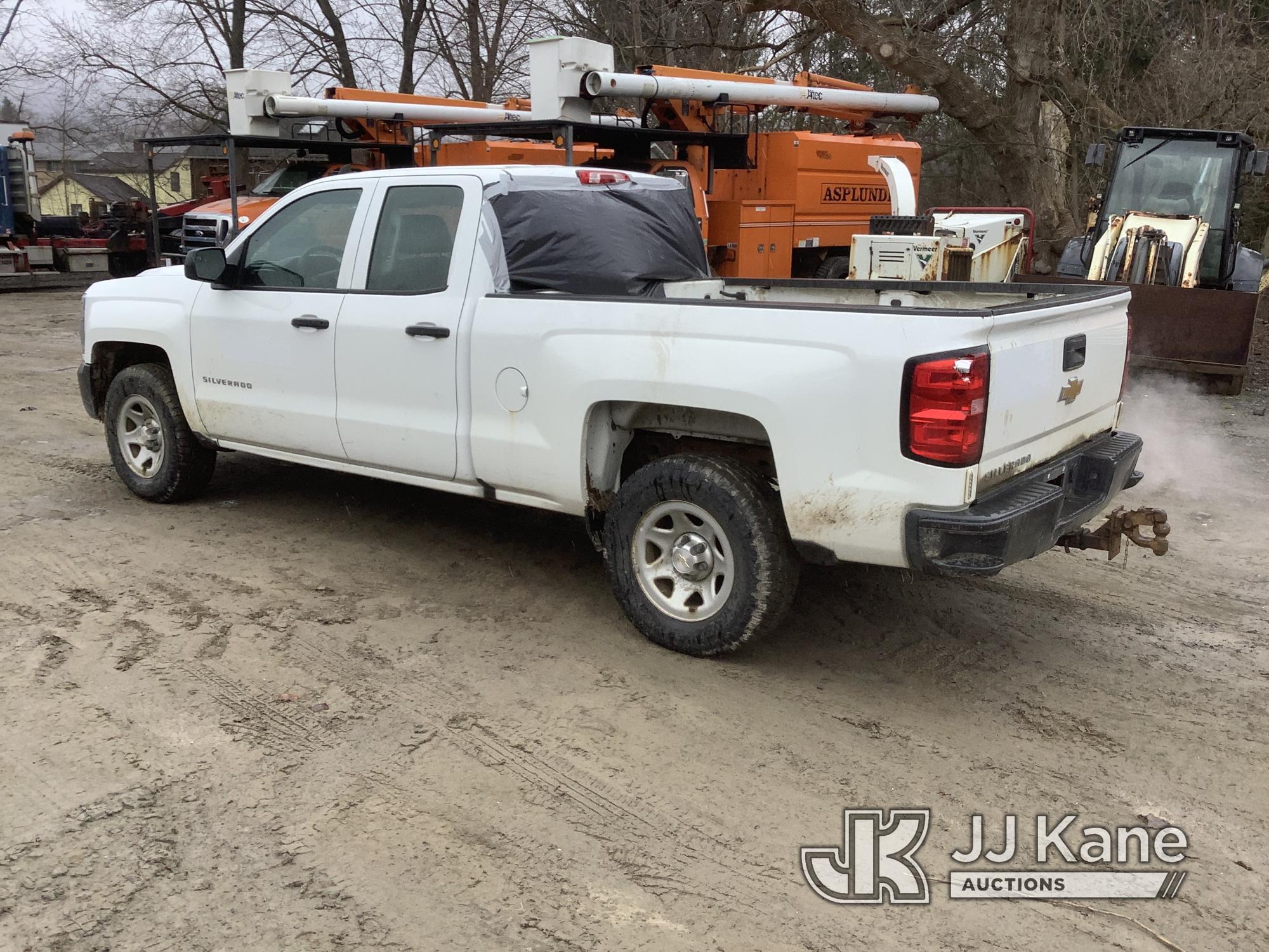 (Deposit, NY) 2017 Chevrolet Silverado 1500 4x4 Extended-Cab Pickup Truck Runs & Moves) (Leaking Sen