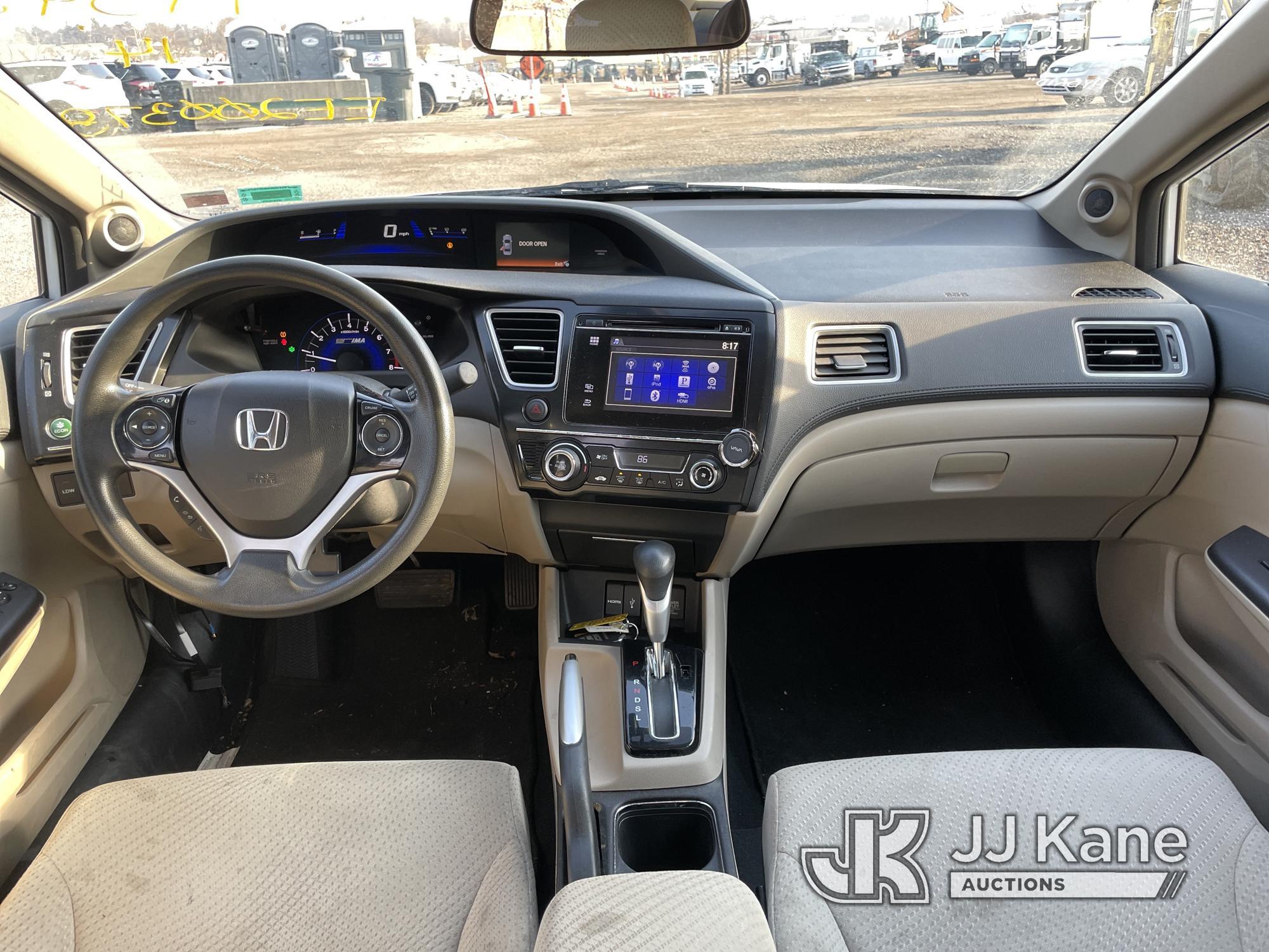 (Plymouth Meeting, PA) 2014 Honda Civic Hybrid 4-Door Sedan Runs & Moves, Body & Rust Damage