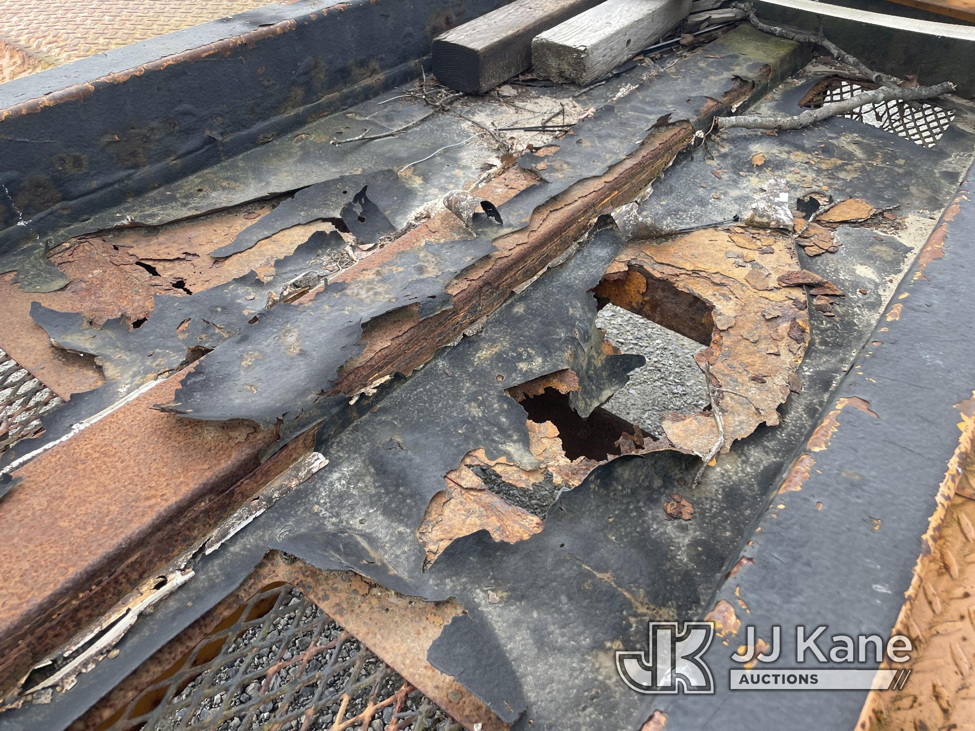 (Shrewsbury, MA) 2009 Brooks Brothers PTB111 S/A Pole Trailer Rust Damage