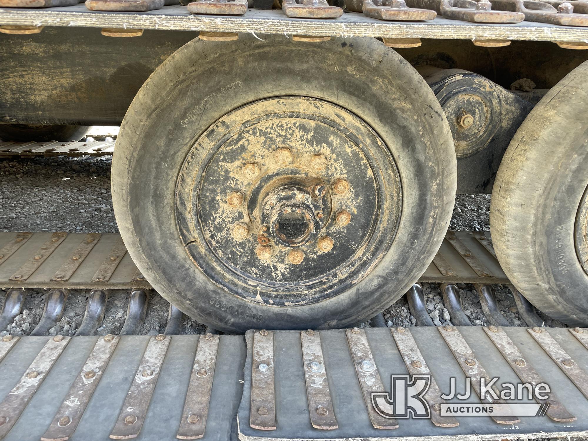 (Shrewsbury, MA) Altec A72-T, Telescopic Material Handling Bucket rear mounted on 2011 Prinoth GT300